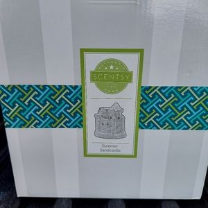 Brand new scentsy warmer sand castle 🏰